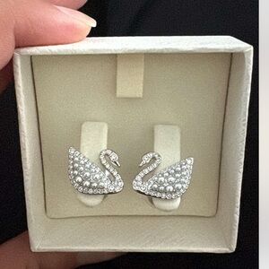 Elegant Silver Swan Swarovski Earrings